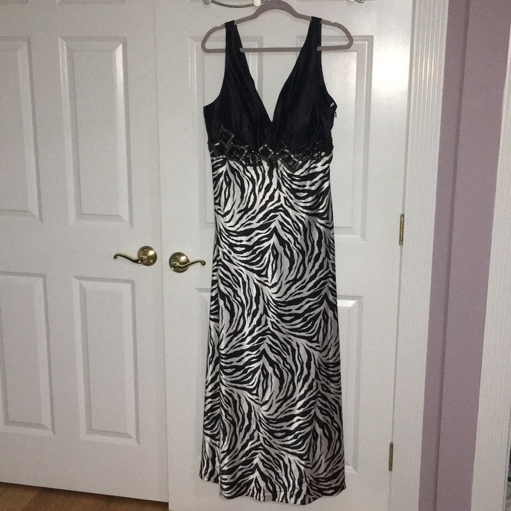 Bicici women's beaded gown size 2xl